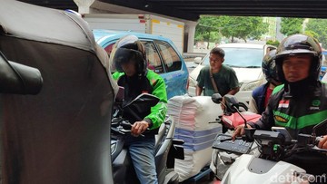 Awalnya Kepepet, Ini Alasan Orang 'Betah' Jadi Porter Pasar Tanah Abang
