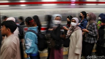 Perjalanan KRL Lintas Bekasi Terganggu Banjir