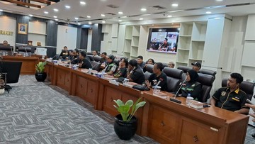 Datang ke DPR, Ojol Ngeluh Dieksploitasi Aplikator