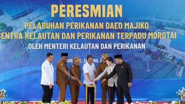 Trenggono Resmikan Sentra Kelautan dan Perikanan Morotai Rp 115 M