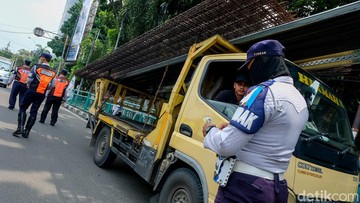 Truk Obesitas Diberantas, Biaya Logistik Bisa Melonjak