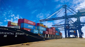 TPK Batu Ampar Mulai Layani Transhipment Internasional