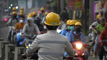 Gegara Tarif Trump, Industri China Babak Belur
