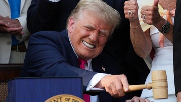 Trump Bakal Kirim Surat ke 12 Negara, RI Dapat Diskon Tarif atau Tetap Kena 32%?