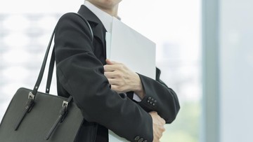 Tren 'Job Hugging' Hantui Dunia Kerja, Apa Itu?