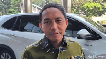 Raja Juli Buka Suara soal Viral Main Domino Bareng Pembalak Liar