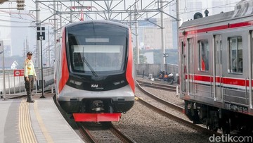 11 KRL Baru Made in China Sudah Beroperasi di Lintas Bogor dan Cikarang