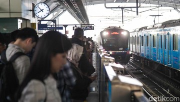 Ada HUT TNI 5 Oktober, Naik MRT Jakarta Tarifnya Cuma Rp 80!