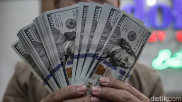 Dolar AS Tekan Rupiah, Tembus Rp 16.713!