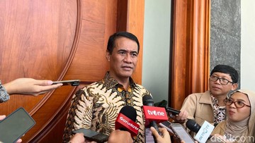 Mentan Ancam Cabut Izin 136 Kios yang Persulit Petani Beli Pupuk Subsidi