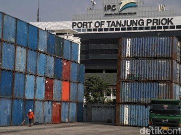 Neraca Dagang RI Masih Surplus US$ 0,95 M di Tengah Banjir Impor