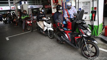 Minyak Meroket, Indonesia Dibayang-bayangi Kenaikan Harga BBM