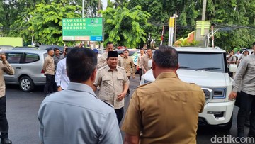 Prabowo Minta Kecelakaan Kereta Tak Terulang Lagi