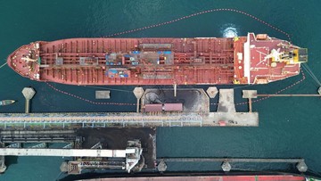 India Tolak LNG Rusia, Kapal Tanker Terombang-ambing di Dekat Singapura
