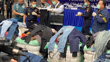 Bea Cukai Sita 43 Kontainer Baju Bekas Impor Ilegal Rp 37,5 M di Tanjung Priok