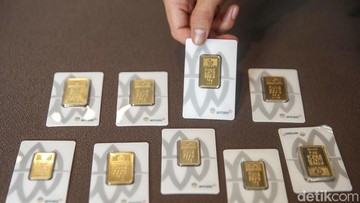 Harga Emas Antam Turun Rp 20.000!